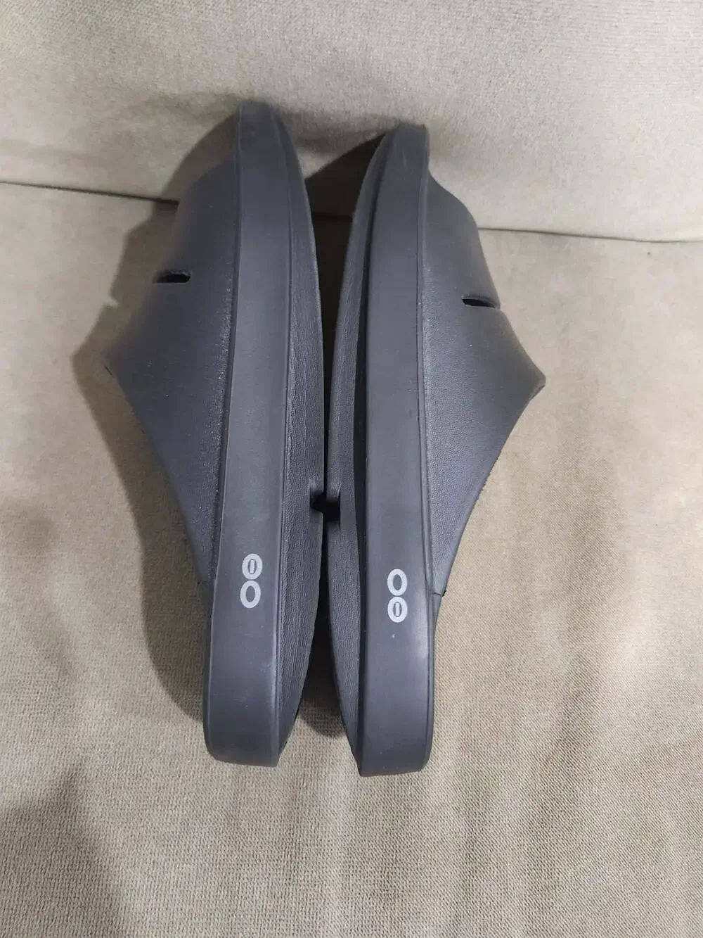 Oofos Ooahh Recovery Slide Sandals, Black, Size Men's 10/Women's 12